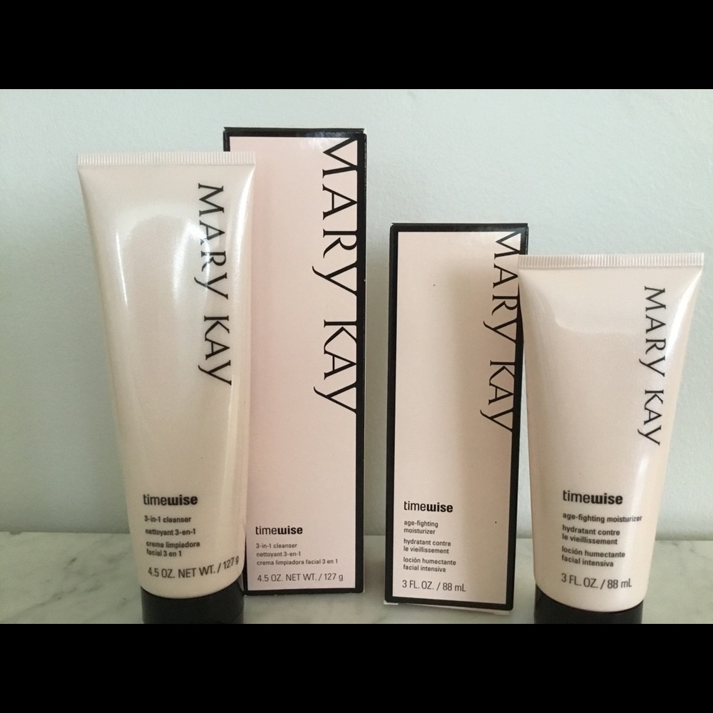 Timewise 3 in 1 Cleanser and Moisturizer for Oily / Combo Skin.